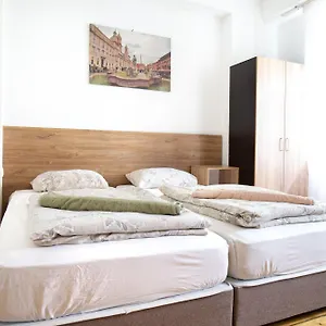 Nova Guesthouse - Private En-Suite Rooms I Sofia Center I Self Check-In Affittacamere